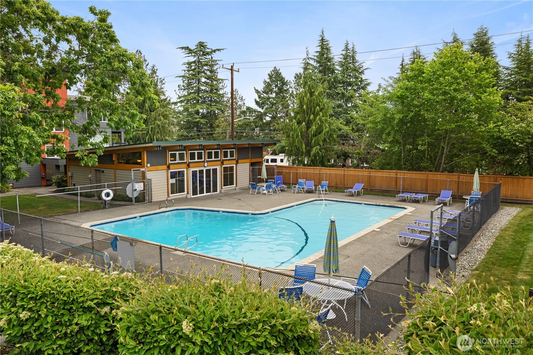7021 Sand Point Way #B204, Seattle, WA 98115