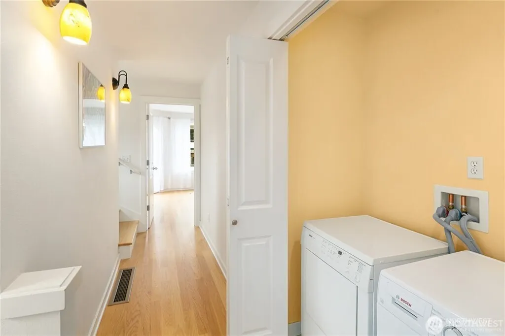 213 18th Avenue E #A, Seattle, WA 98122