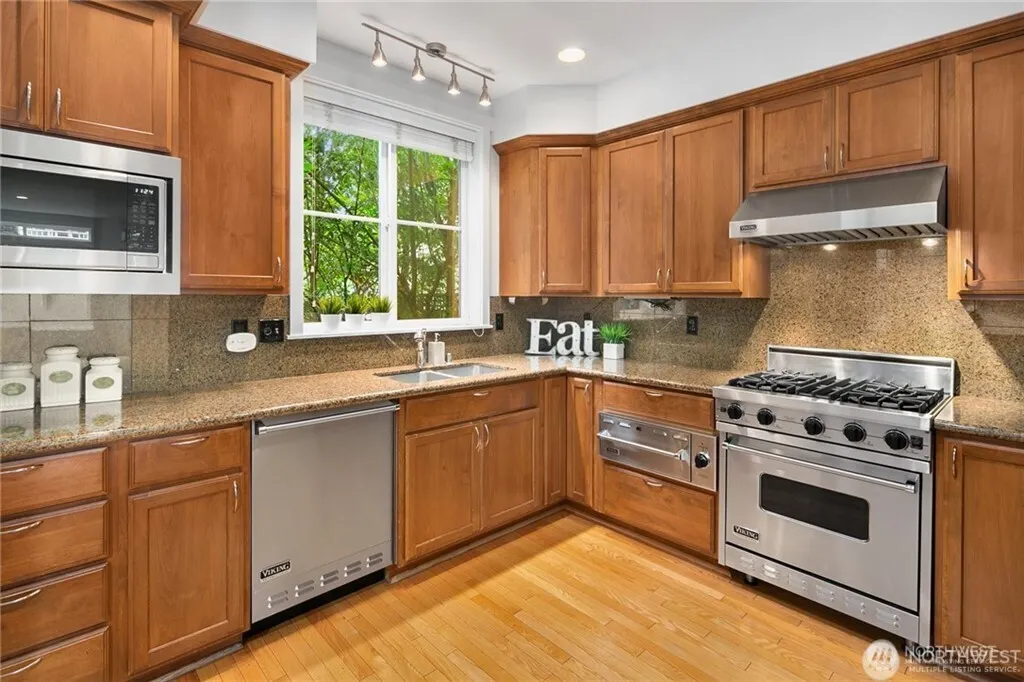 213 18th Avenue E #A, Seattle, WA 98122