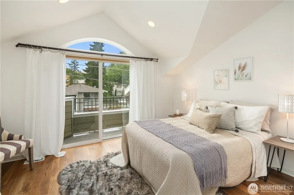 213 18th Avenue E #A, Seattle, WA 98122