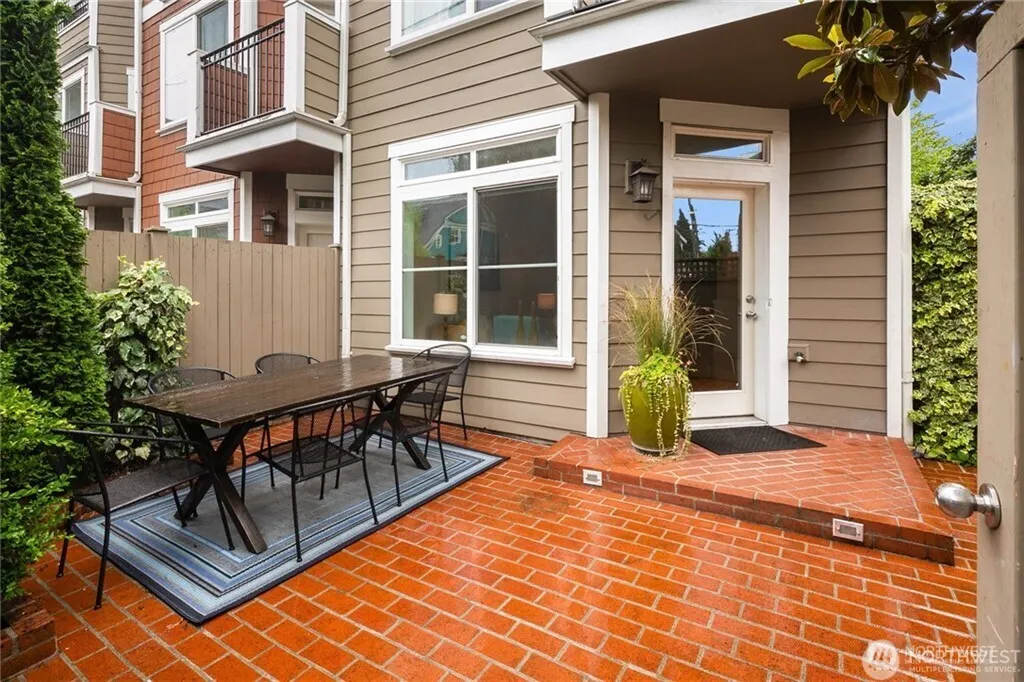 213 18th Avenue E #A, Seattle, WA 98122