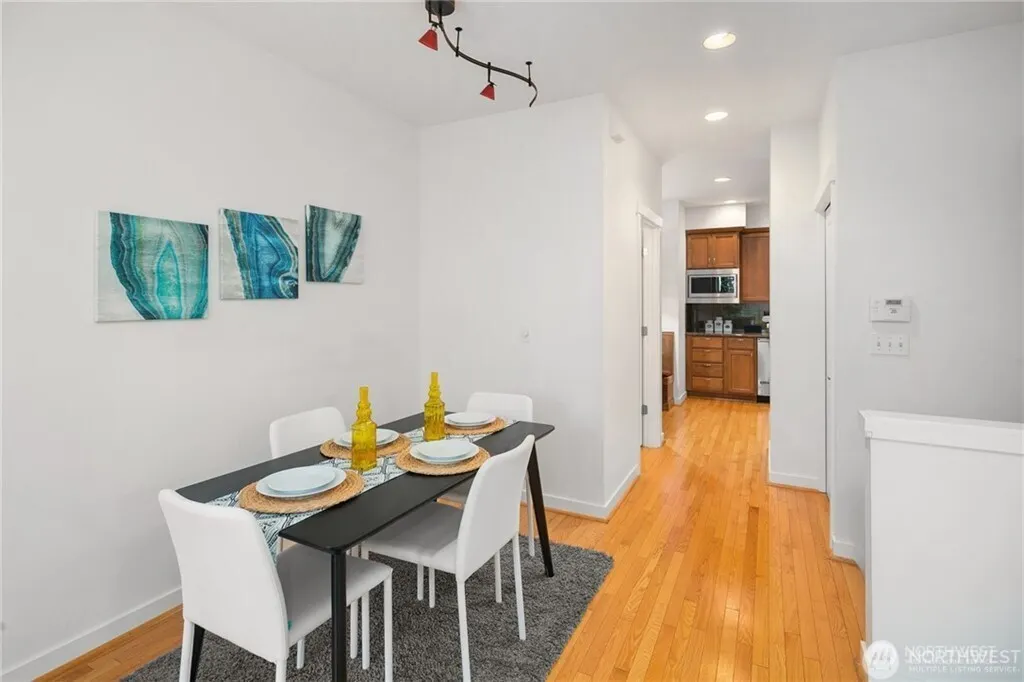 213 18th Avenue E #A, Seattle, WA 98122