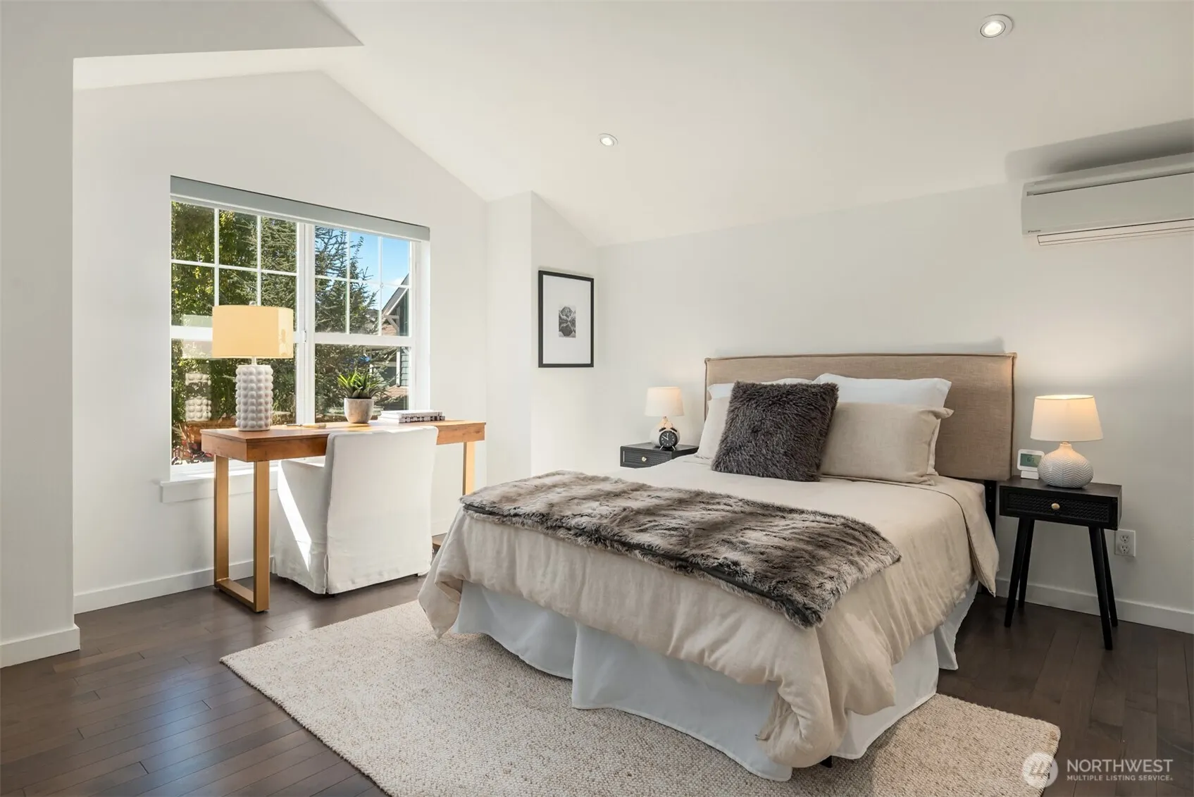 1912 NE Kincaid Walk , Issaquah, WA 98029