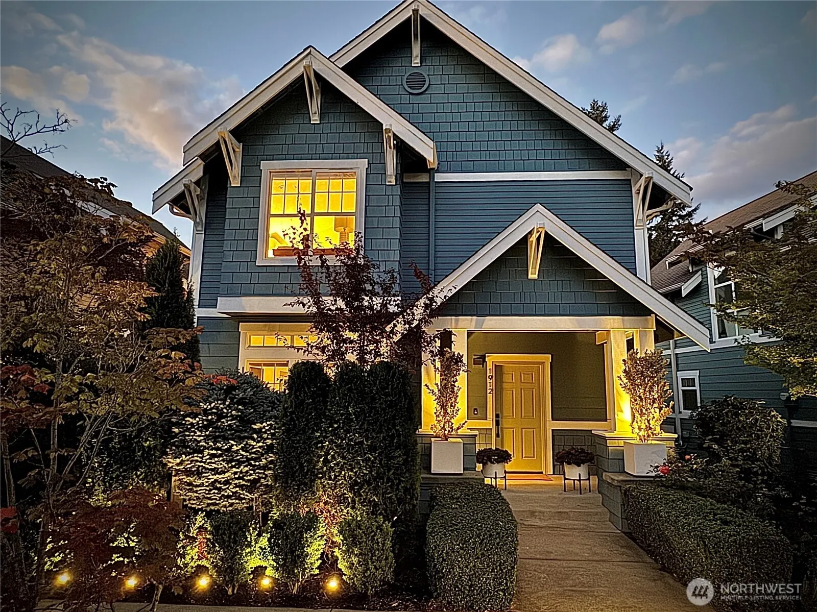 1912 NE Kincaid Walk , Issaquah, WA 98029