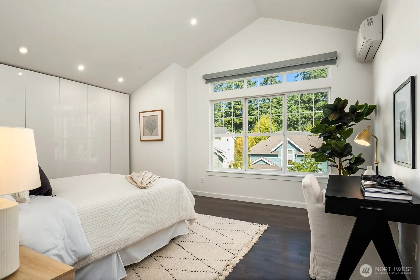1912 NE Kincaid Walk , Issaquah, WA 98029