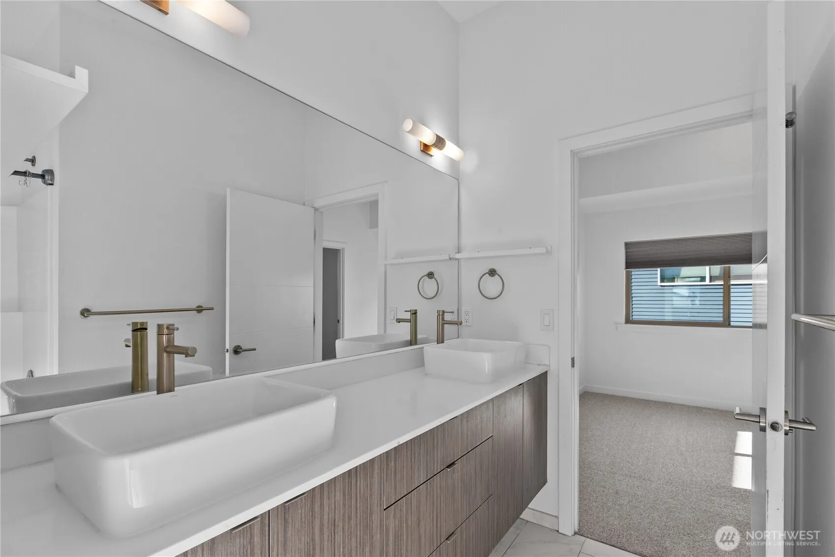 4244 S Greenbelt Station Drive , Seattle, WA 98118