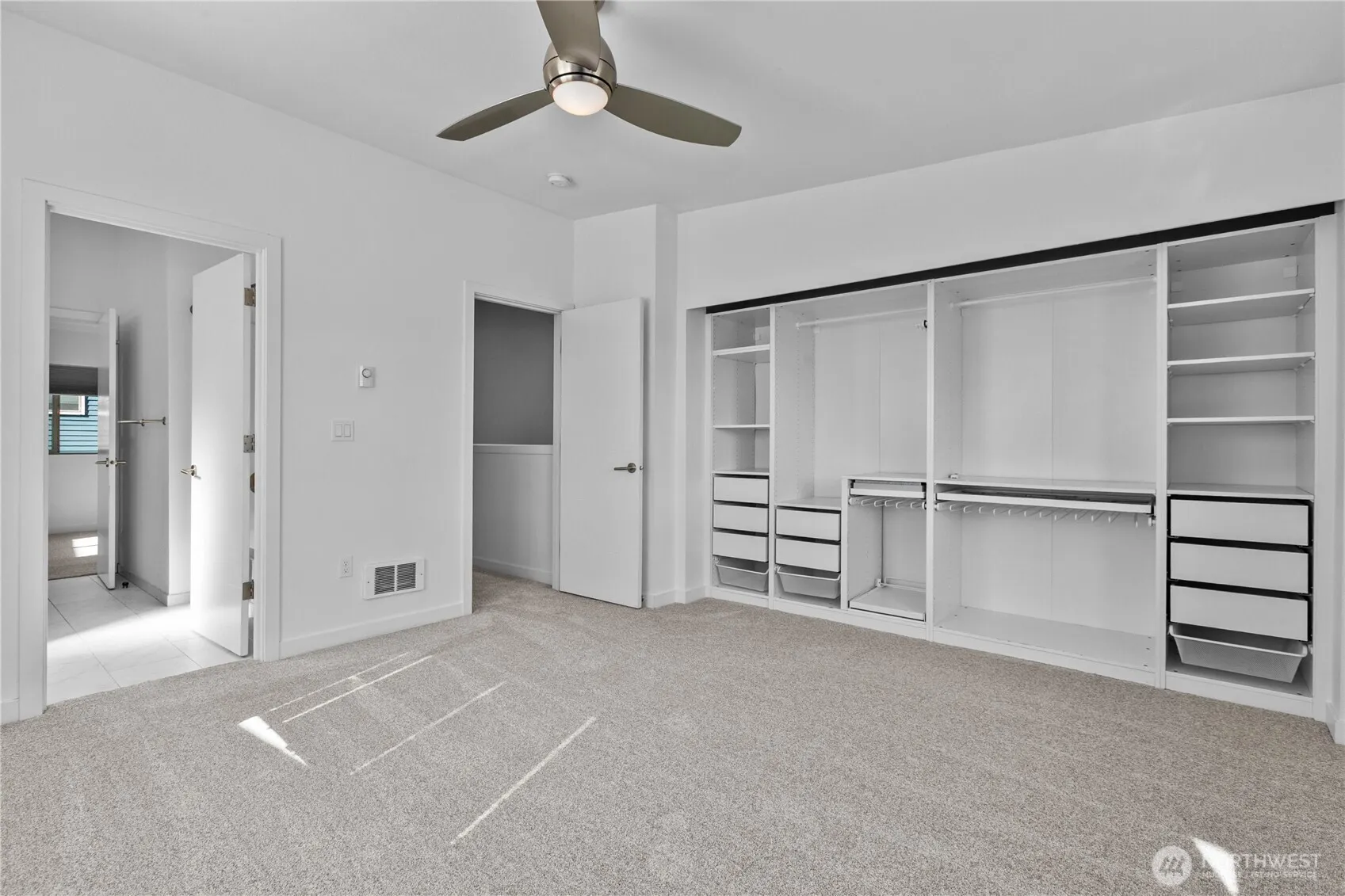 4244 S Greenbelt Station Drive , Seattle, WA 98118