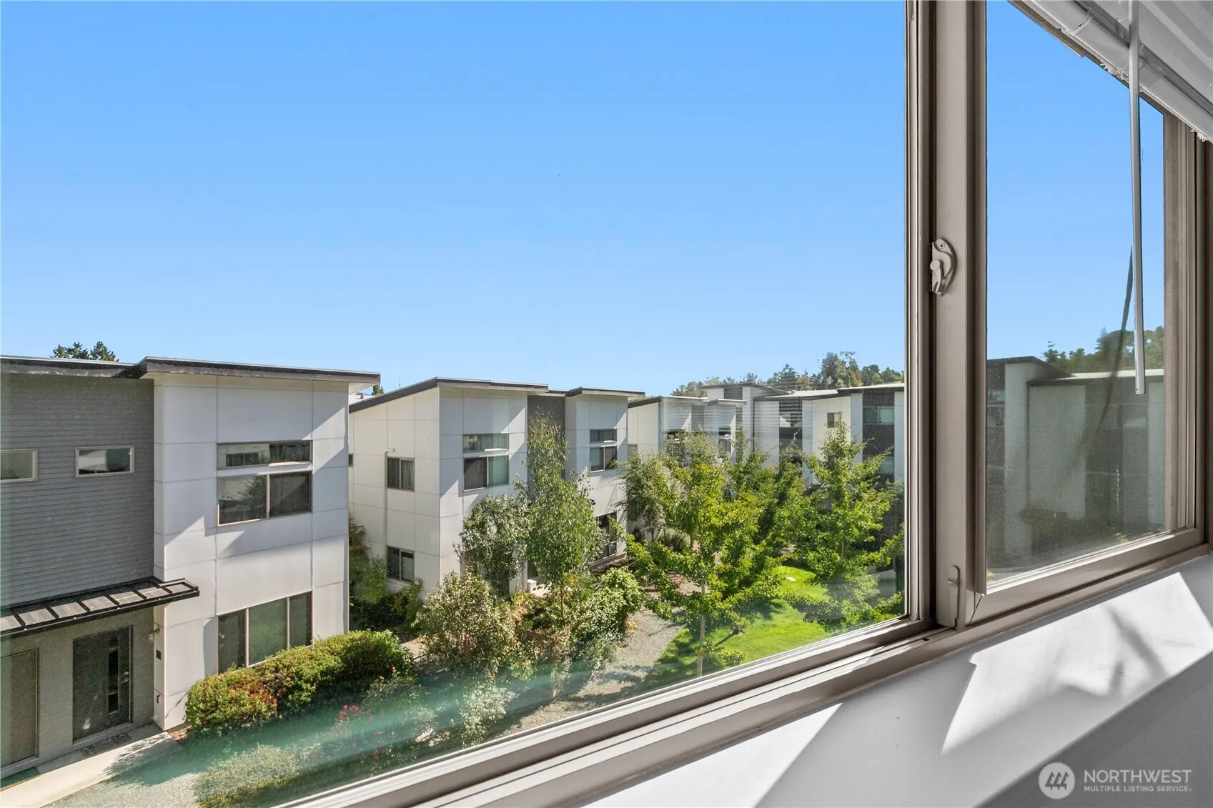 4244 S Greenbelt Station Drive , Seattle, WA 98118