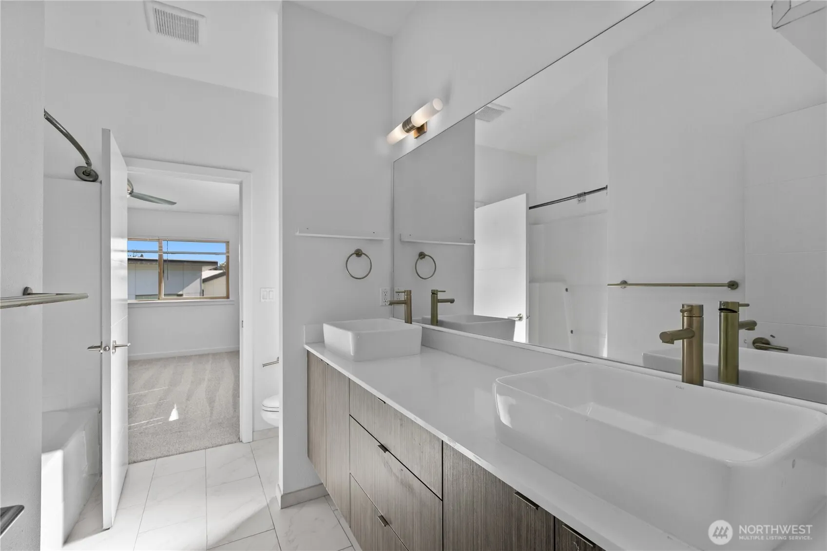 4244 S Greenbelt Station Drive , Seattle, WA 98118