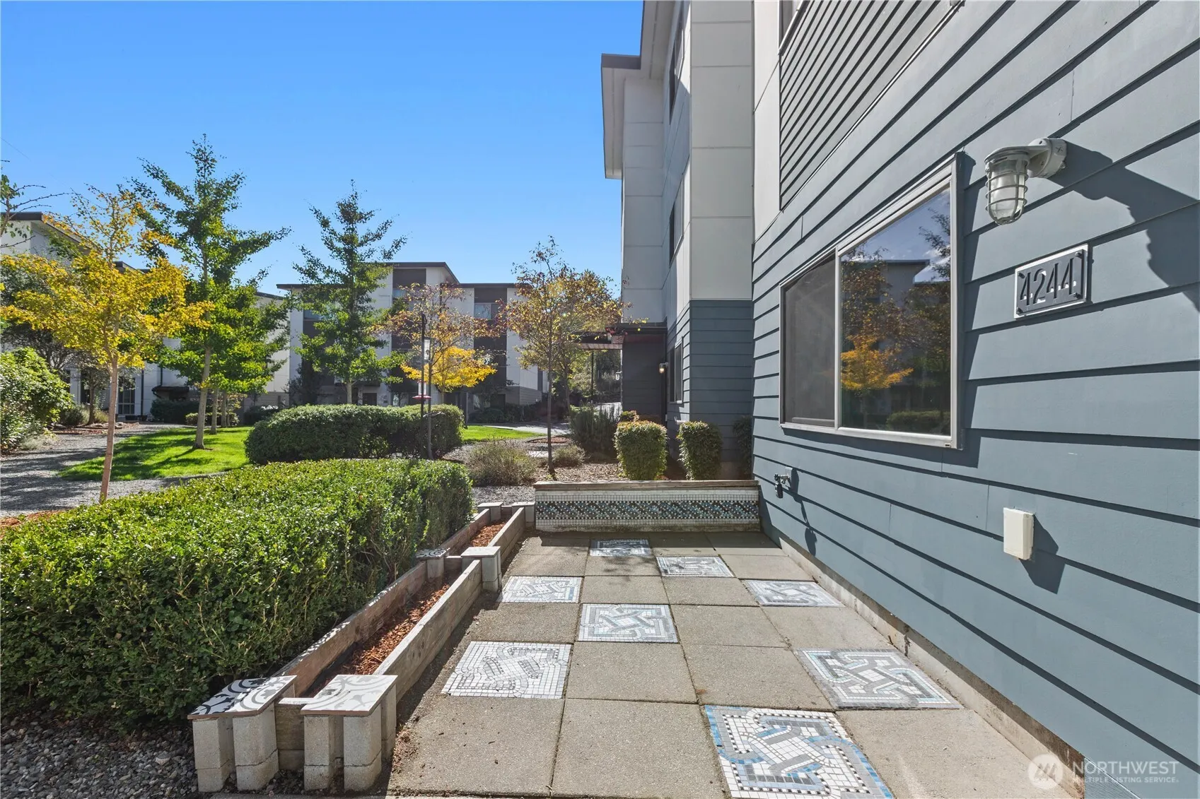 4244 S Greenbelt Station Drive , Seattle, WA 98118