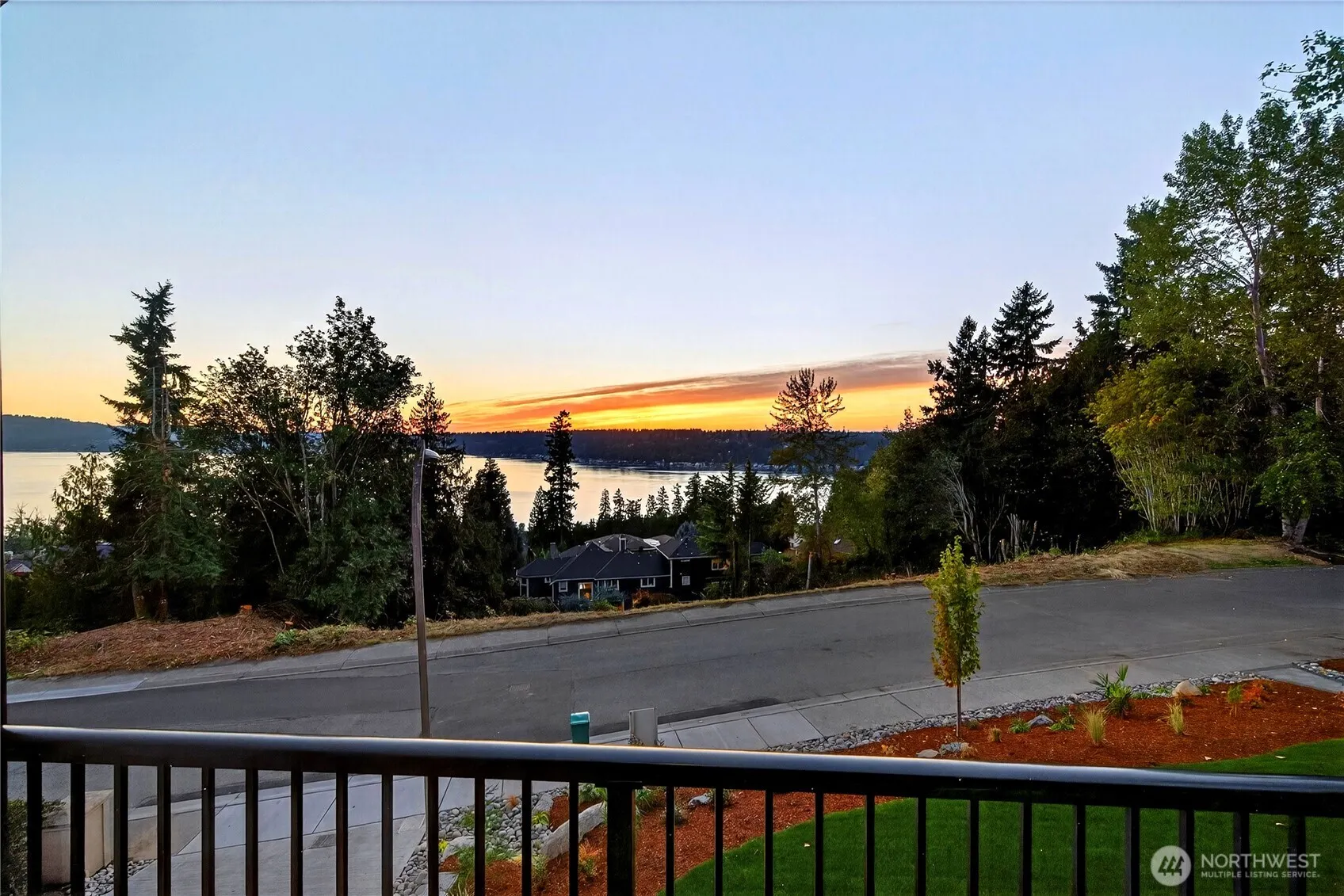 1642 205th Place NE, Sammamish, WA 98074