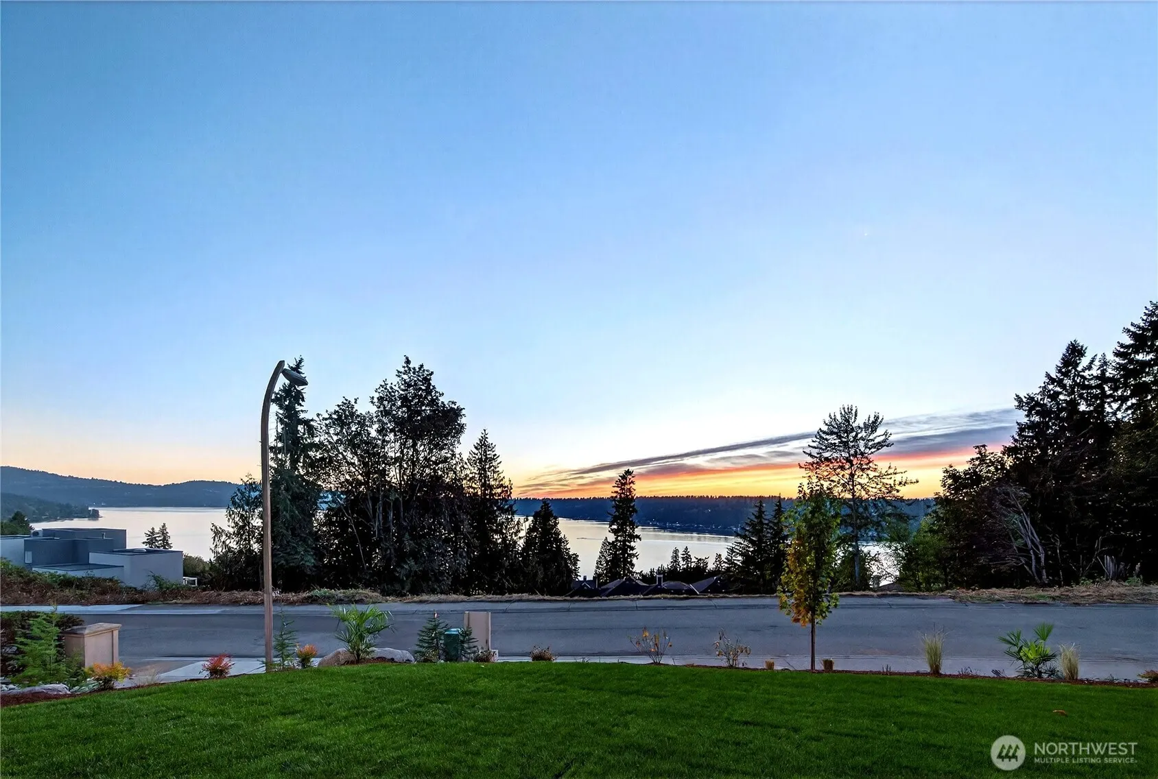1642 205th Place NE, Sammamish, WA 98074