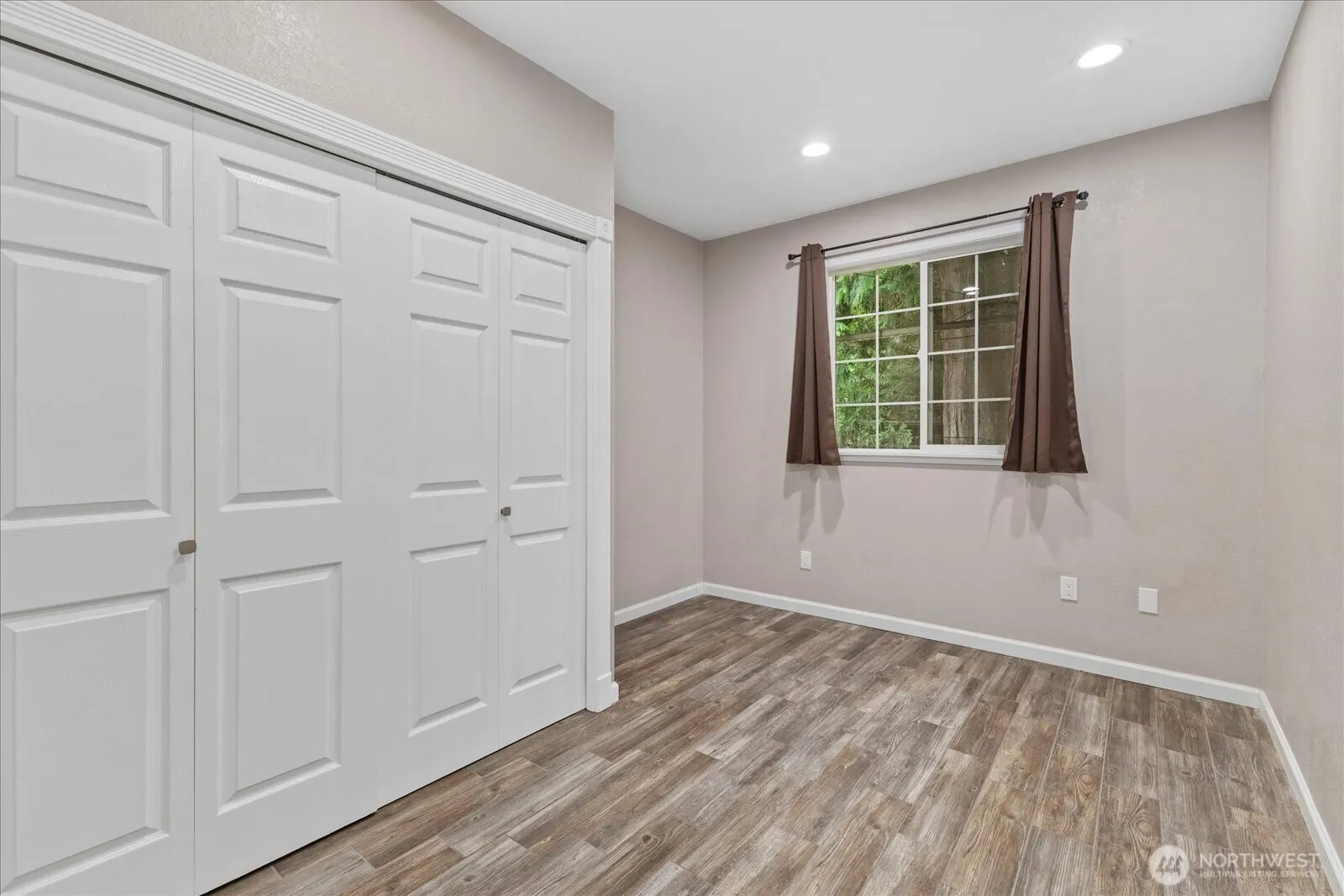 29832 Kent Black Diamond Road SE, Kent, WA 98042