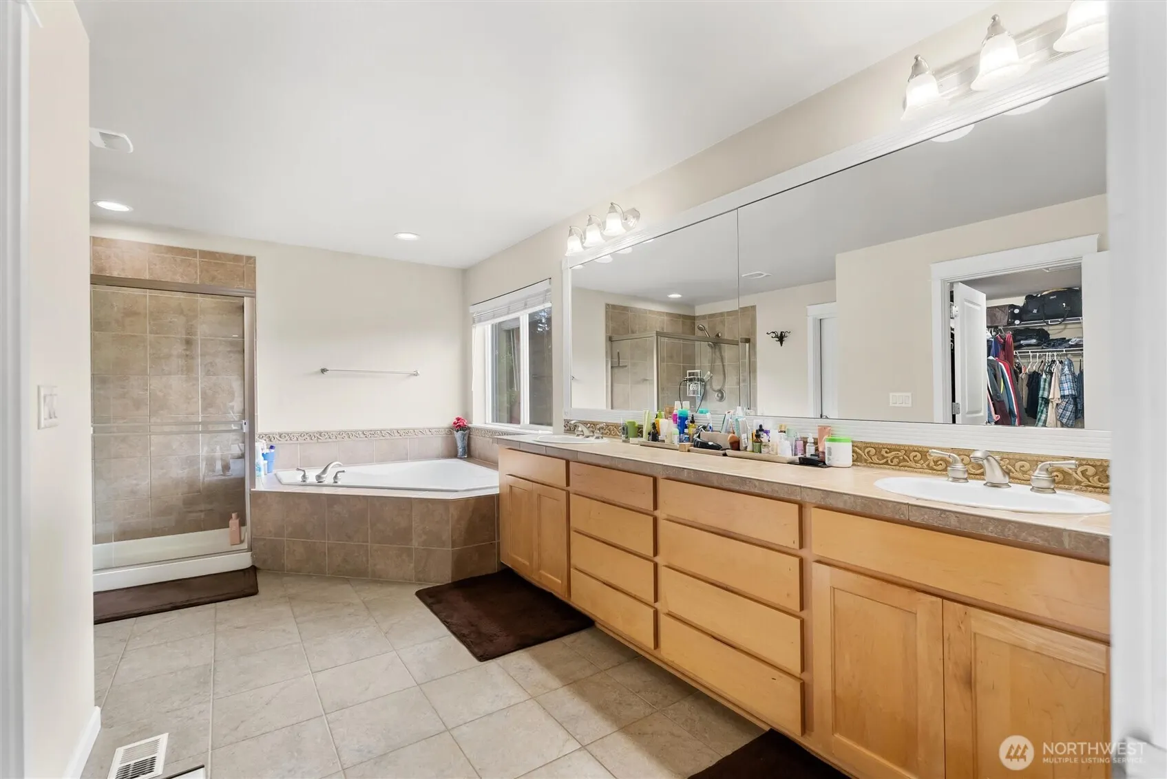 4426 SE 216th Place , Bothell, WA 98021