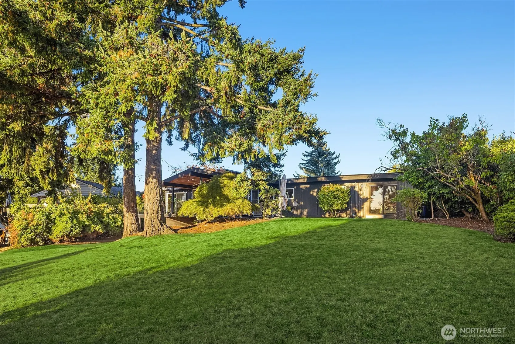 2037 121st Avenue SE, Bellevue, WA 98005