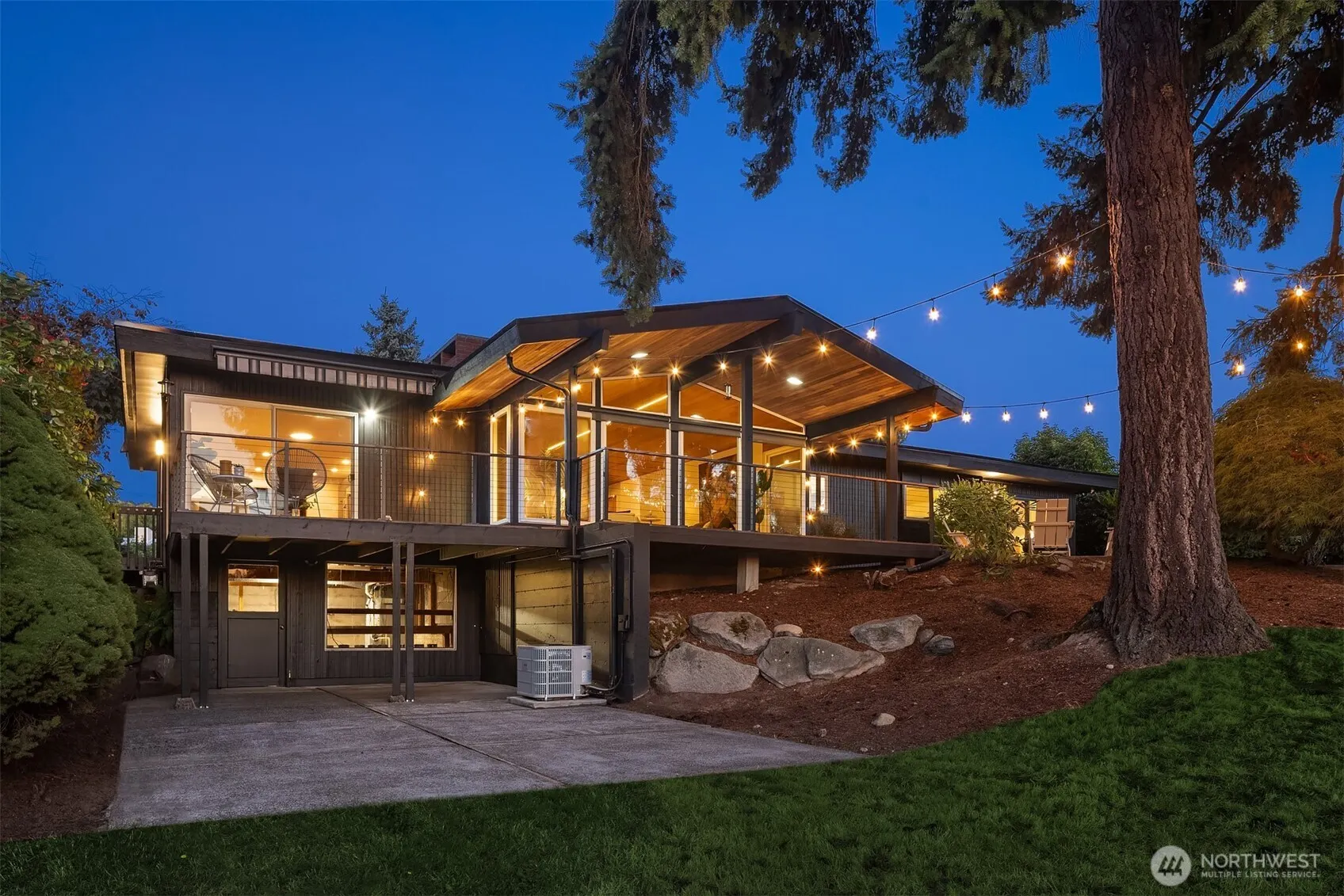 2037 121st Avenue SE, Bellevue, WA 98005
