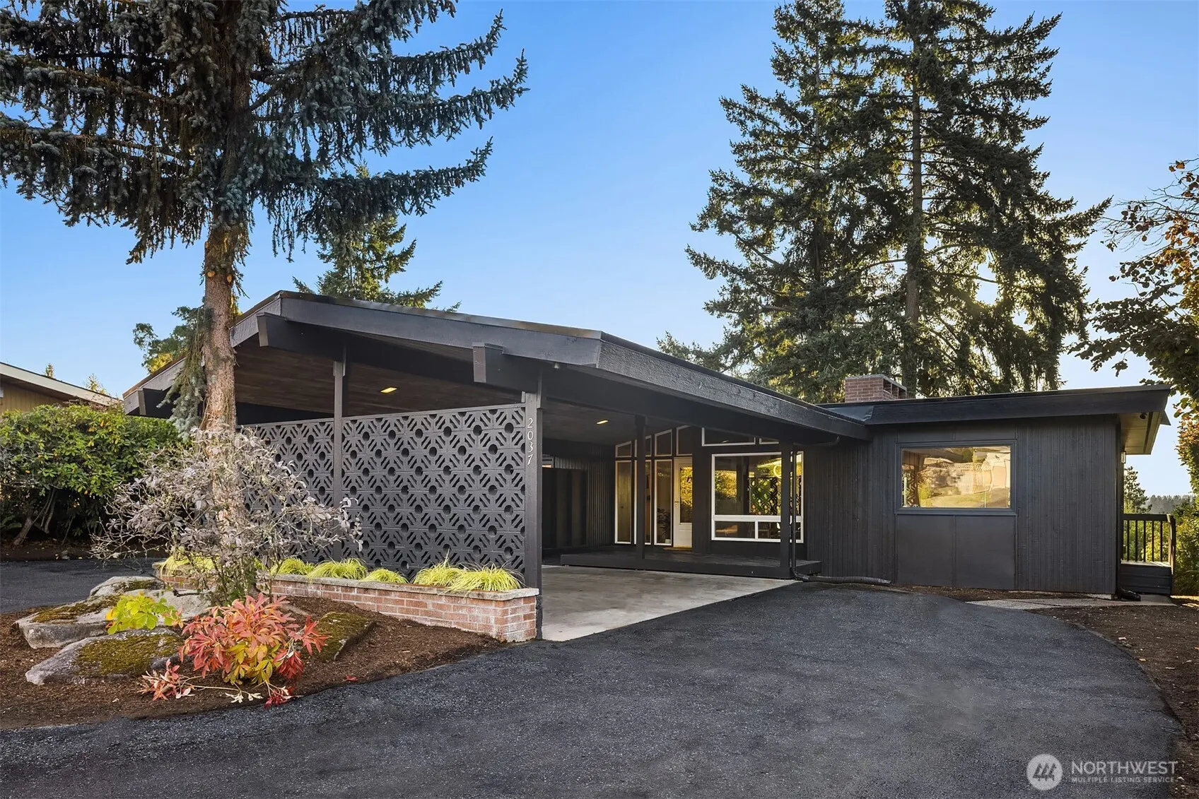 2037 121st Avenue SE, Bellevue, WA 98005