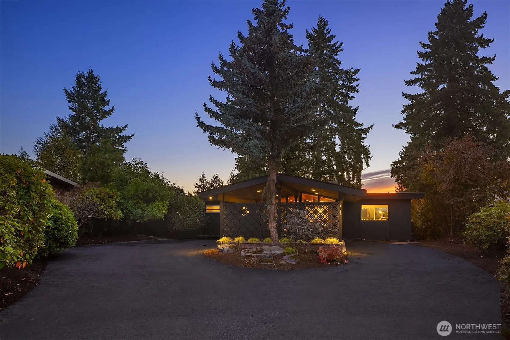 2037 121st Avenue SE, Bellevue, WA 98005