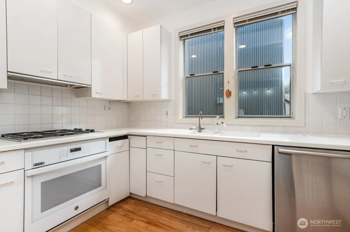 2216 19th Avenue E, Seattle, WA 98112