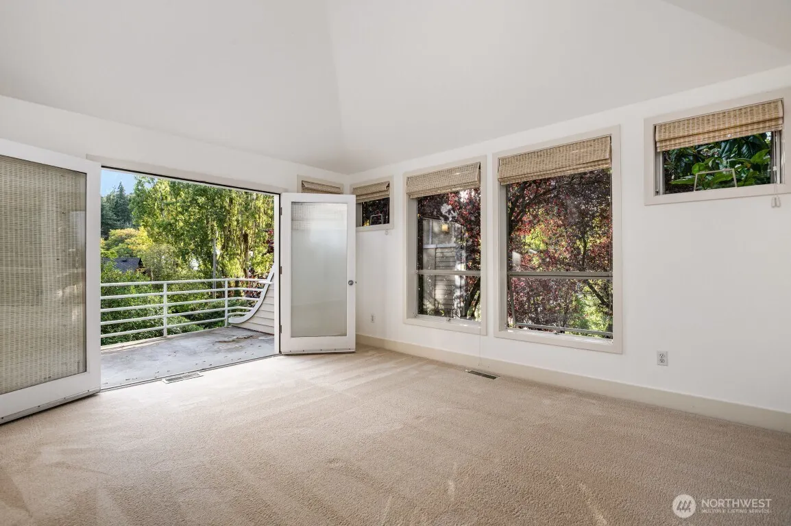 2216 19th Avenue E, Seattle, WA 98112