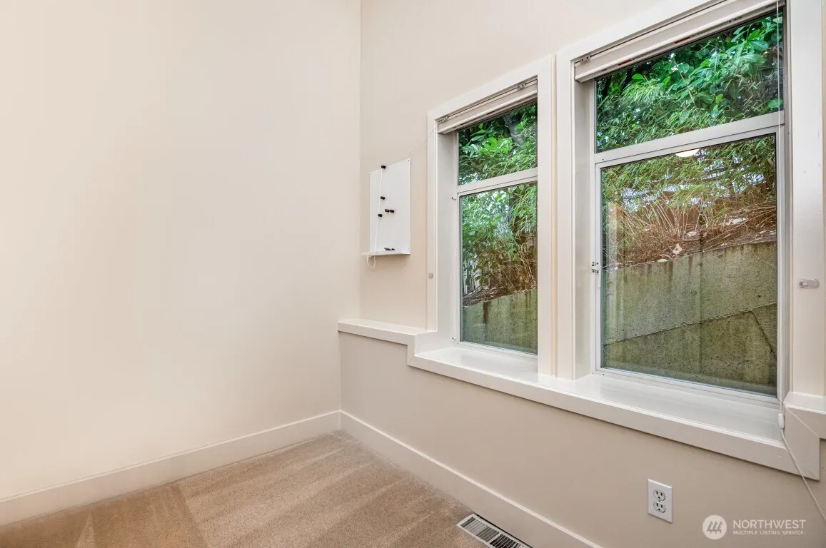 2216 19th Avenue E, Seattle, WA 98112