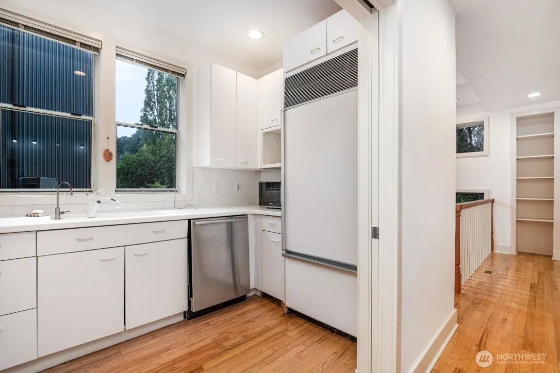 2216 19th Avenue E, Seattle, WA 98112
