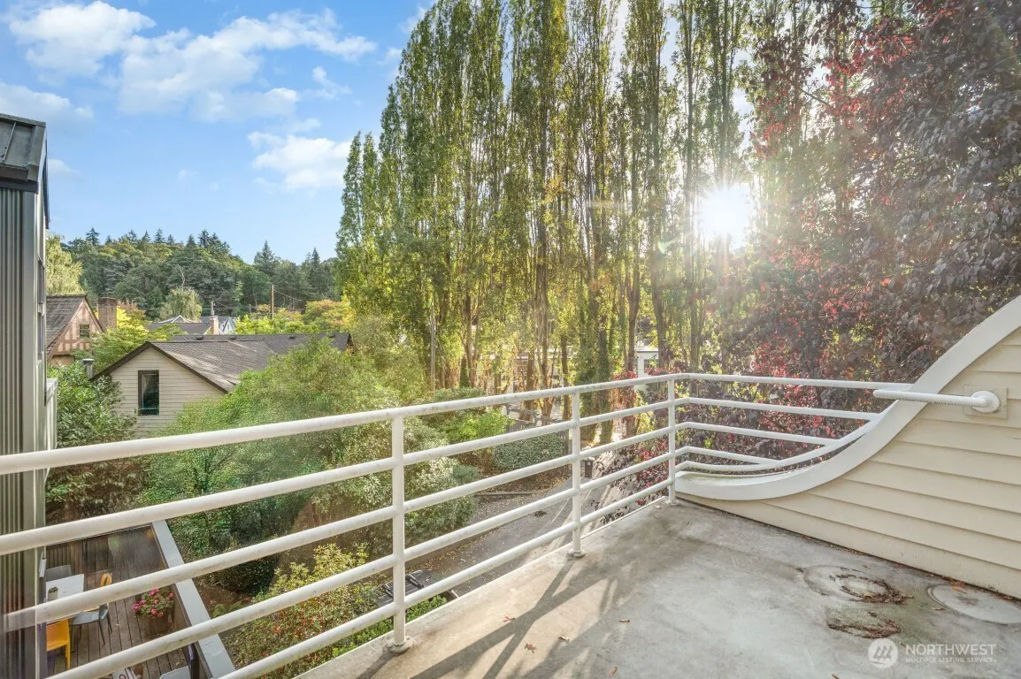 2216 19th Avenue E, Seattle, WA 98112