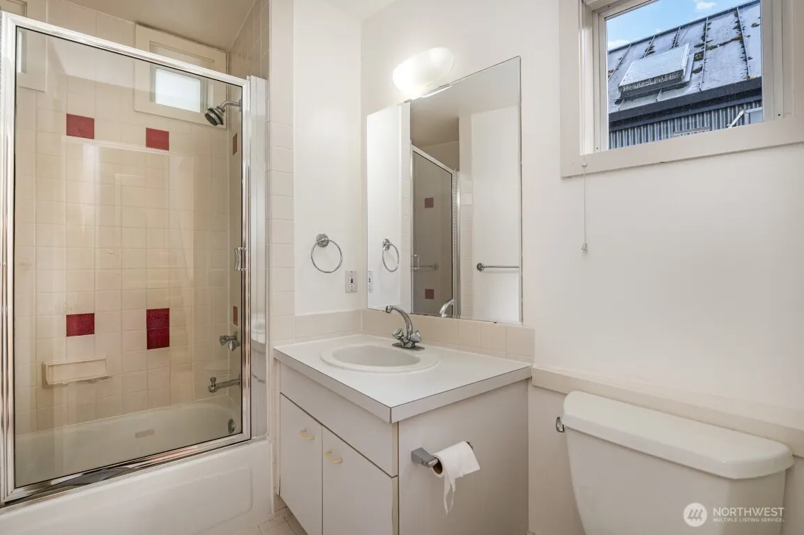 2216 19th Avenue E, Seattle, WA 98112