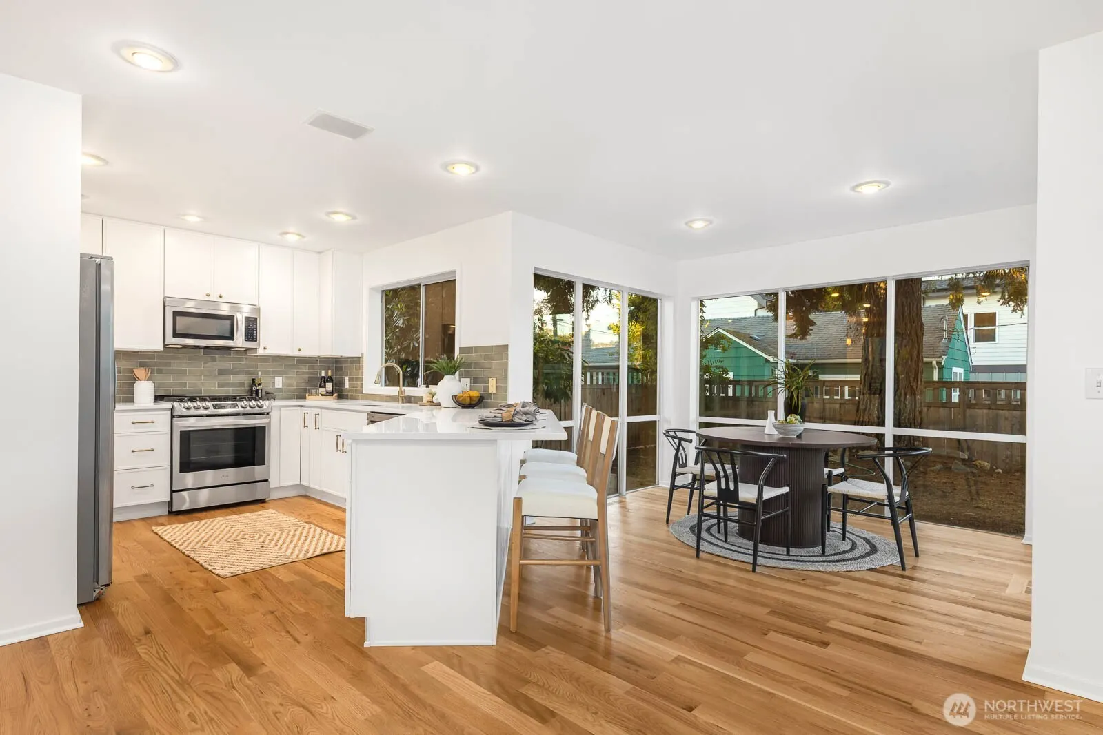 4922 SW Hudson Street , Seattle, WA 98116