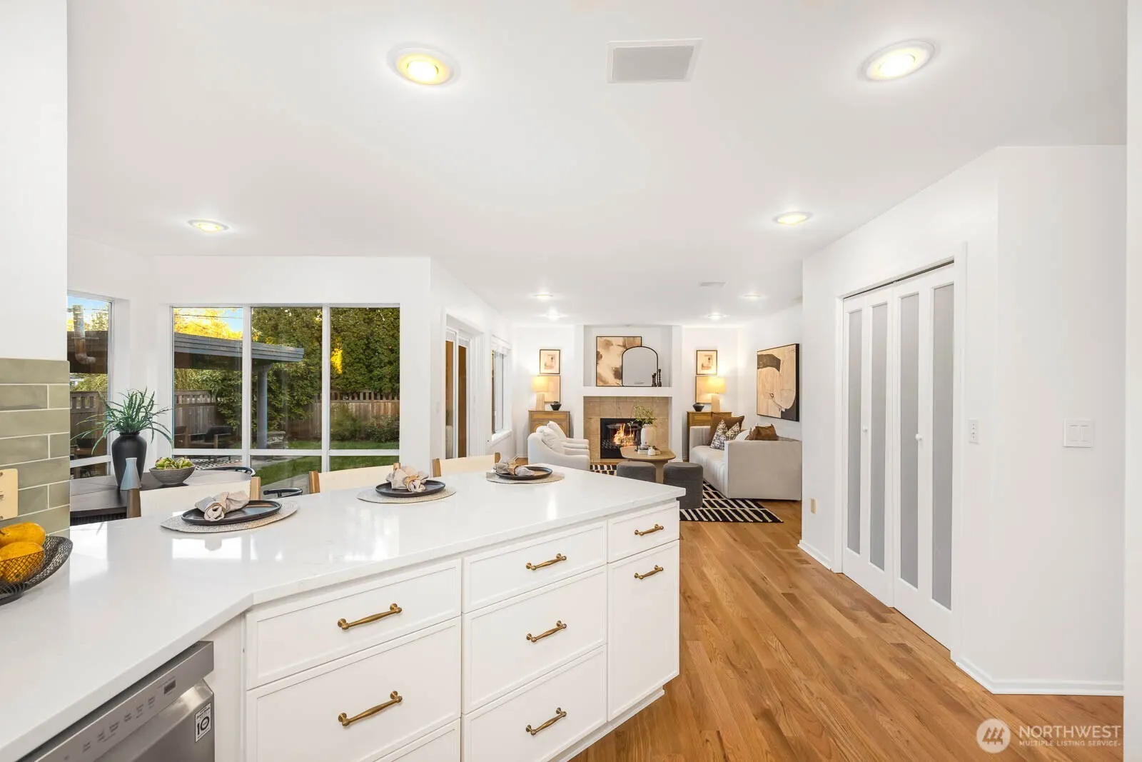 4922 SW Hudson Street , Seattle, WA 98116