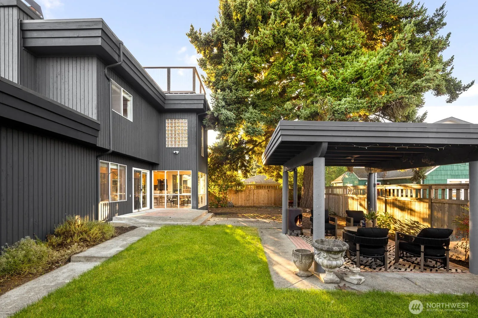 4922 SW Hudson Street , Seattle, WA 98116