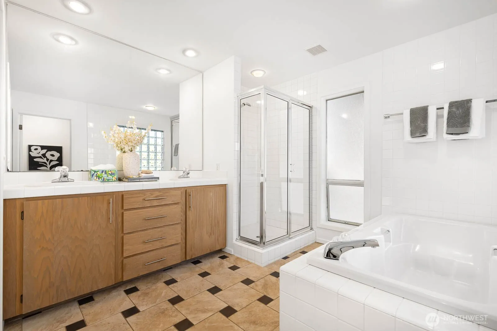 4922 SW Hudson Street , Seattle, WA 98116