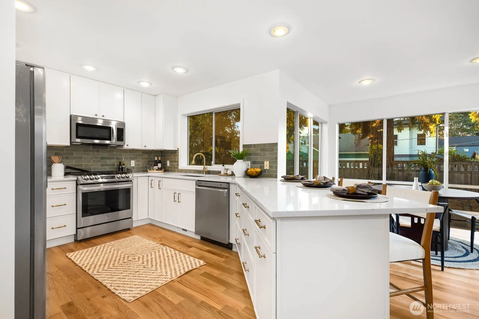 4922 SW Hudson Street , Seattle, WA 98116