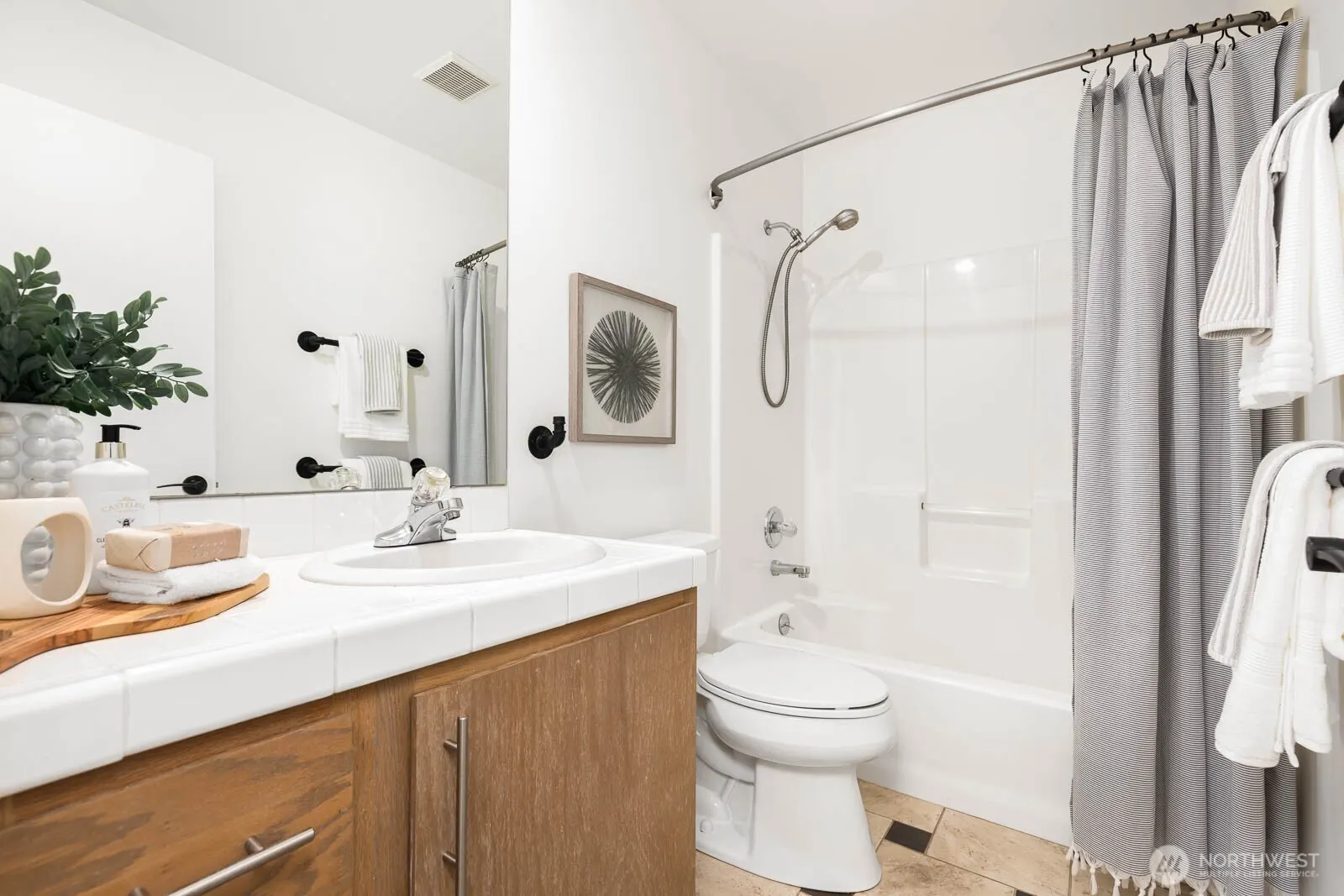 4922 SW Hudson Street , Seattle, WA 98116