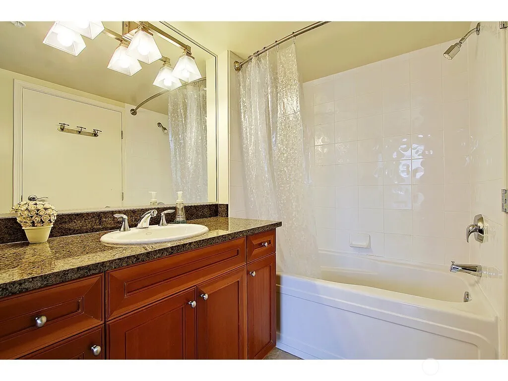 1420 Terry Avenue #1705, Seattle, WA 98101