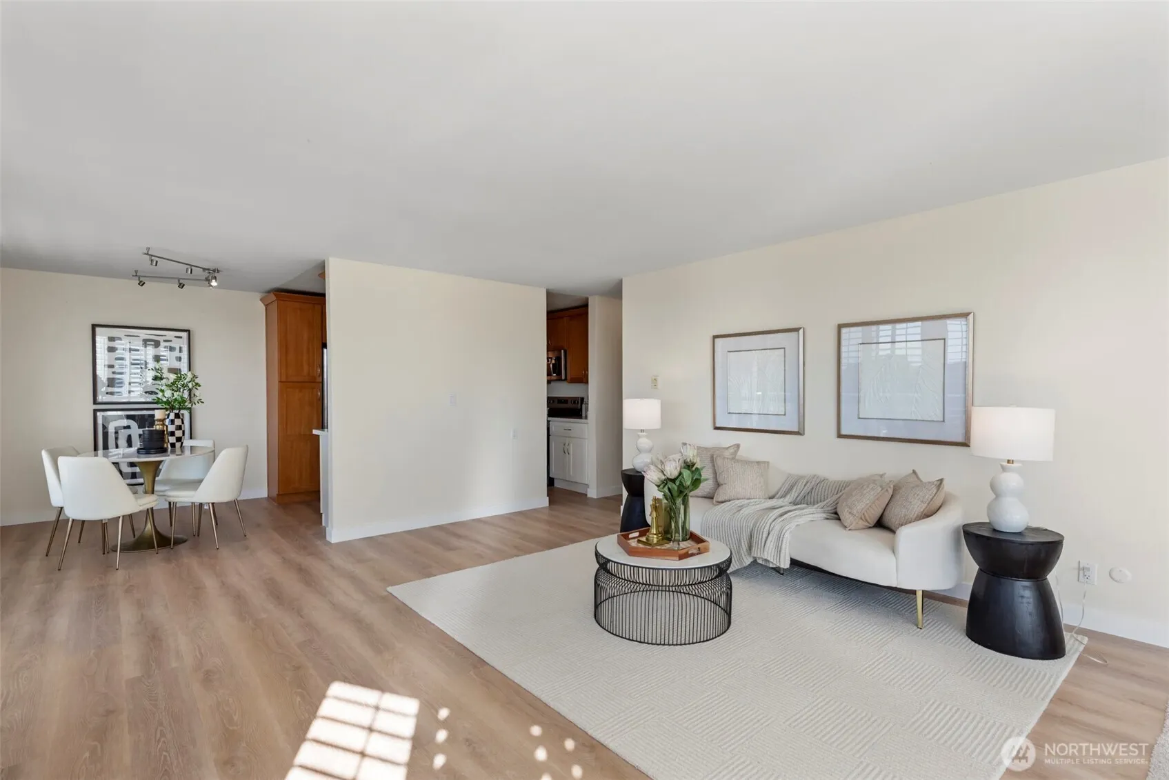 500 W Olympic Place #203, Seattle, WA 98119
