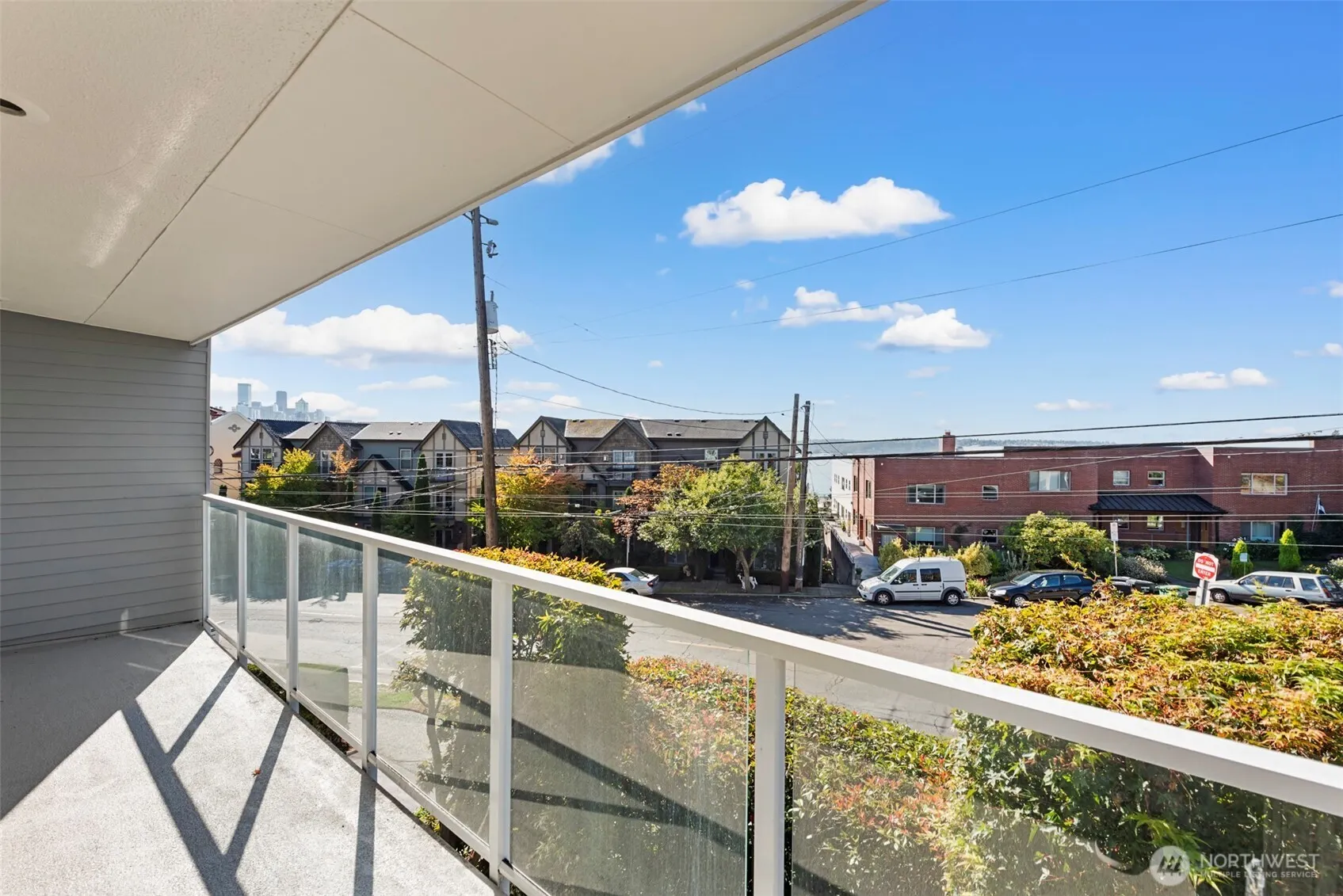 500 W Olympic Place #203, Seattle, WA 98119