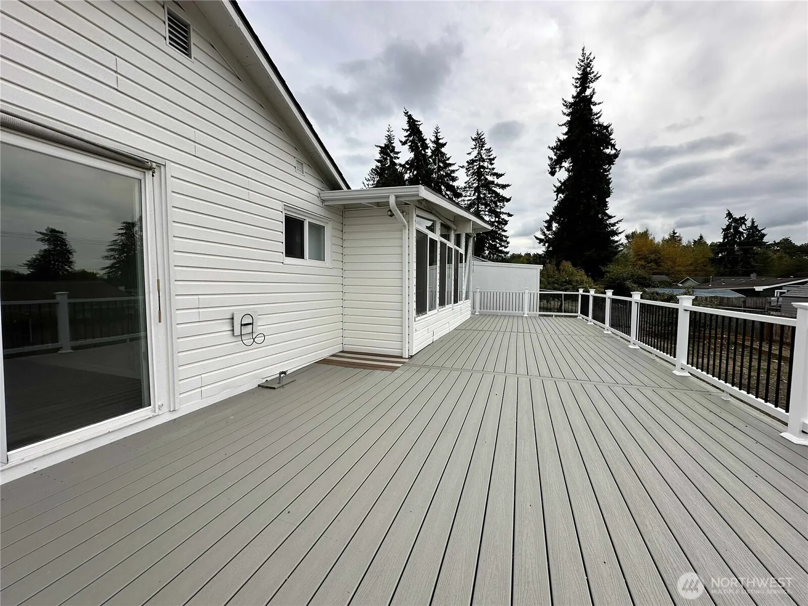 25039 21st Avenue S, Kent, WA 98032-5437