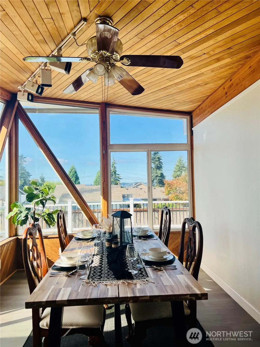 25039 21st Avenue S, Kent, WA 98032-5437