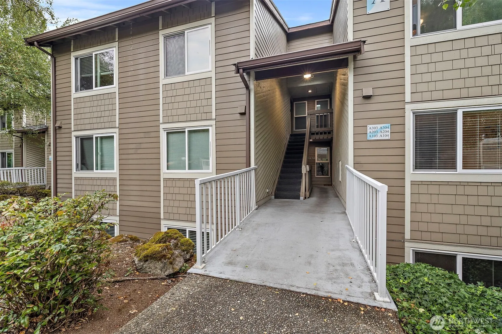 200 Mountain Park Boulevard SW #A103, Issaquah, WA 98027