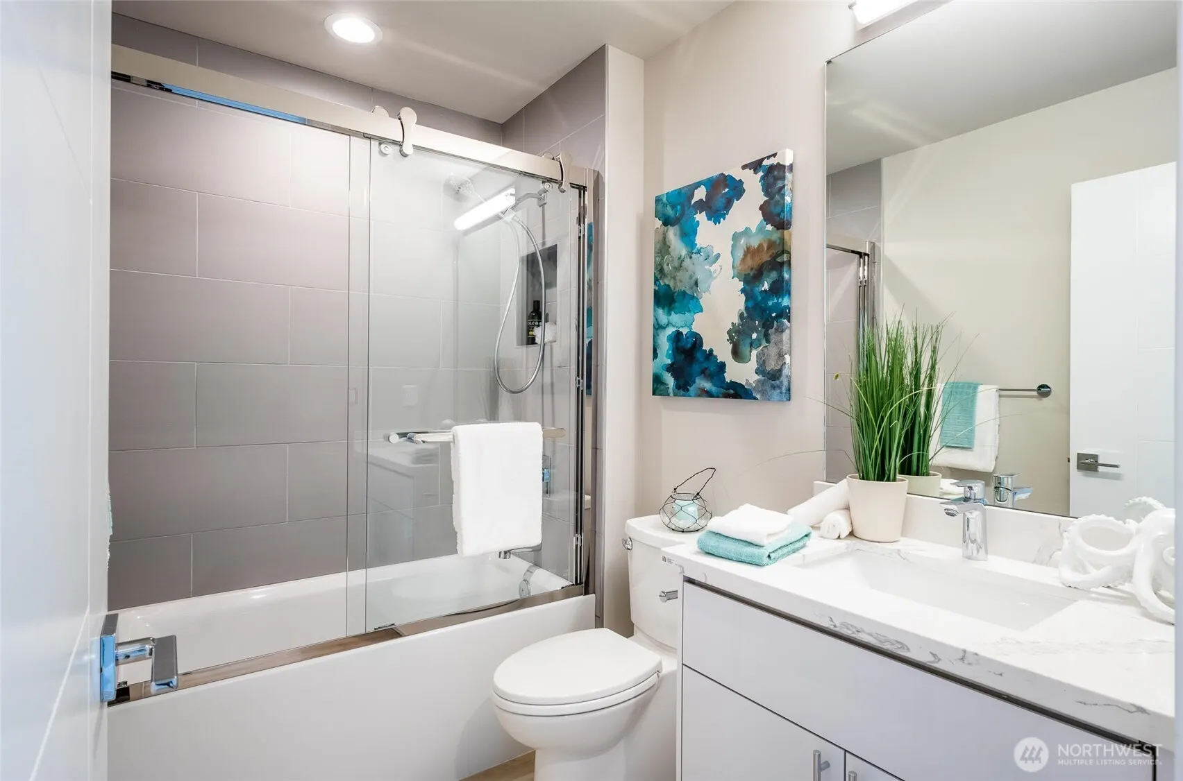 527 S Cloverdale Street #D, Seattle, WA 98108