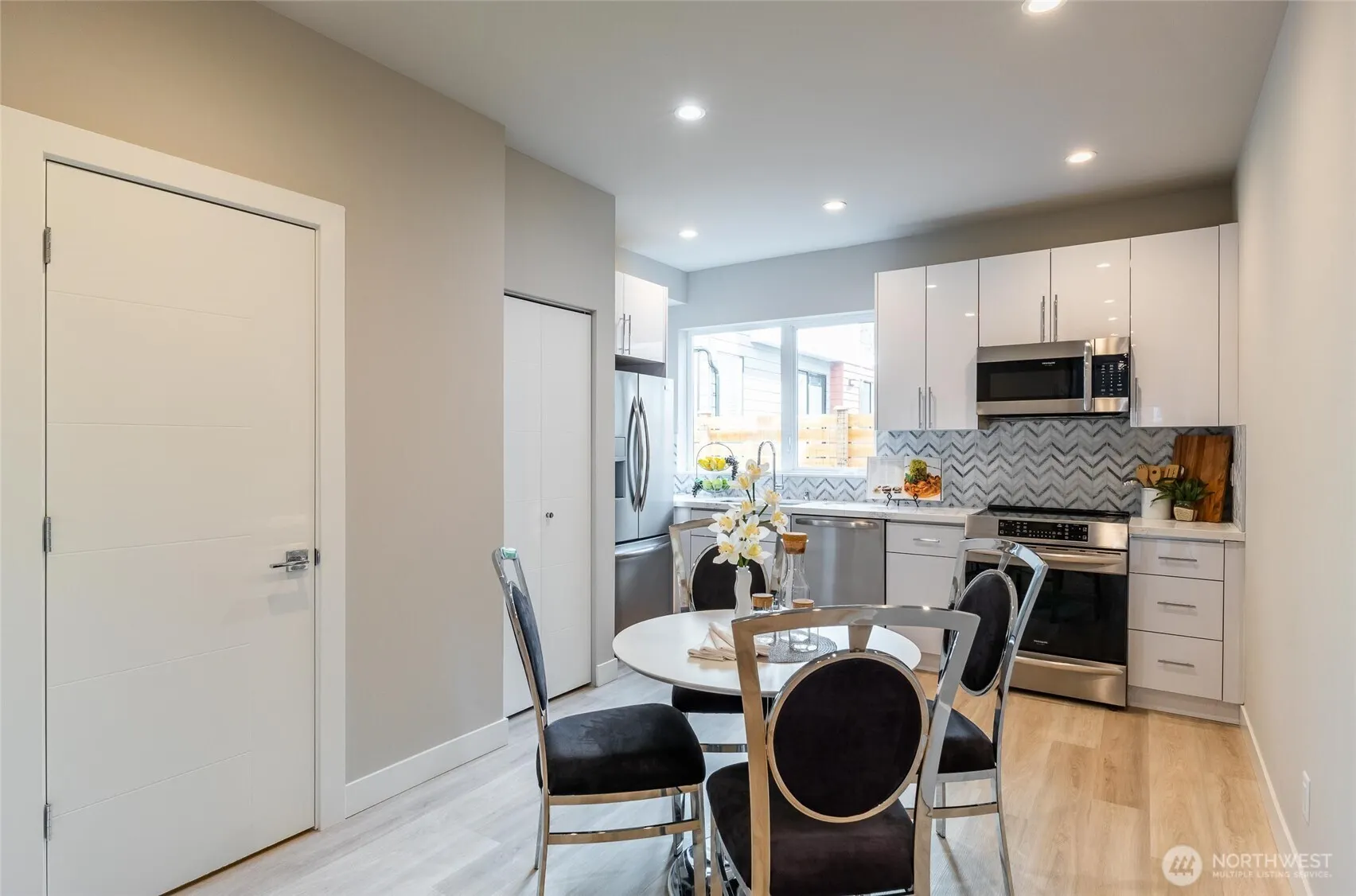 527 S Cloverdale Street #D, Seattle, WA 98108