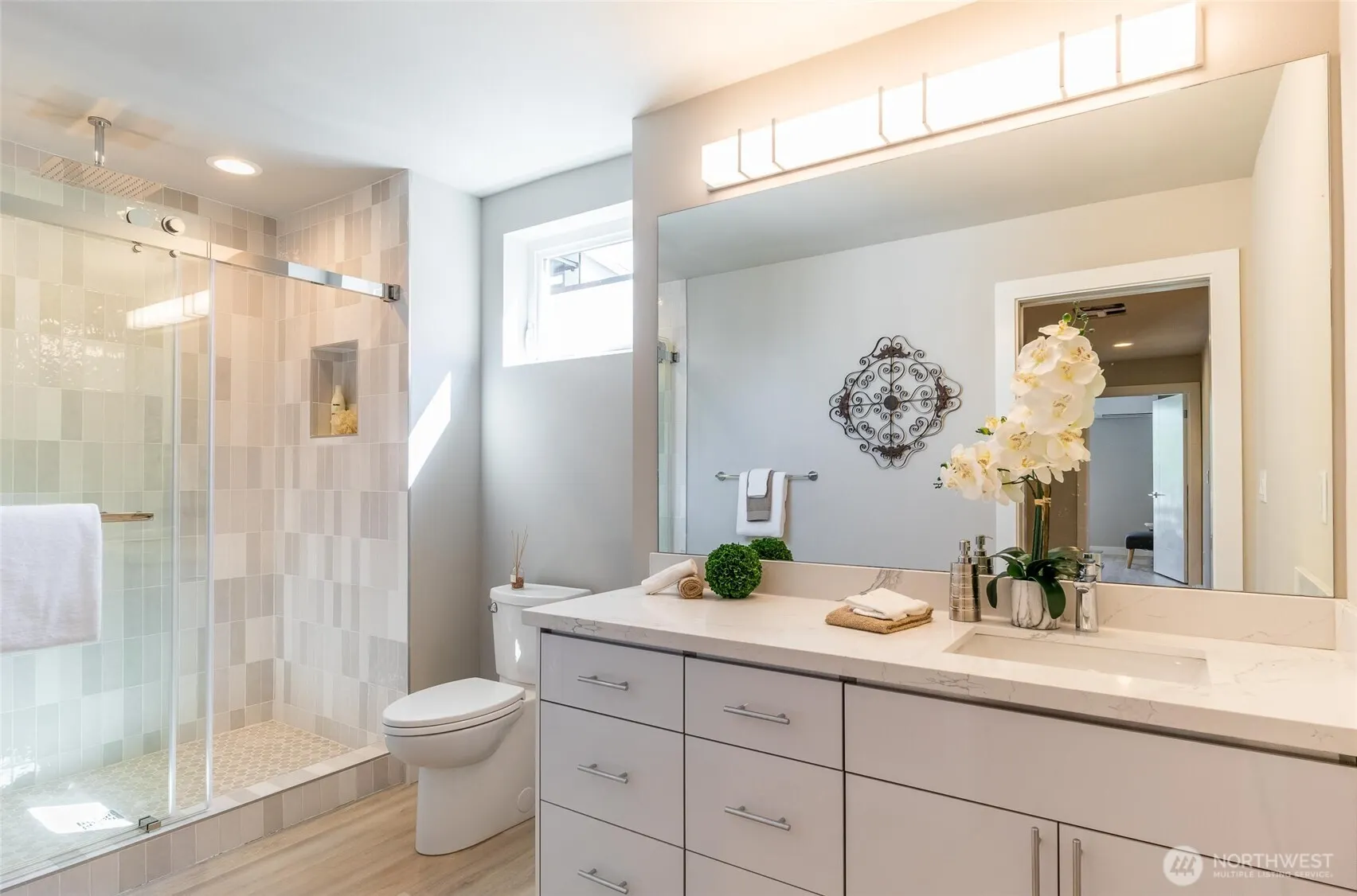 527 S Cloverdale Street #D, Seattle, WA 98108