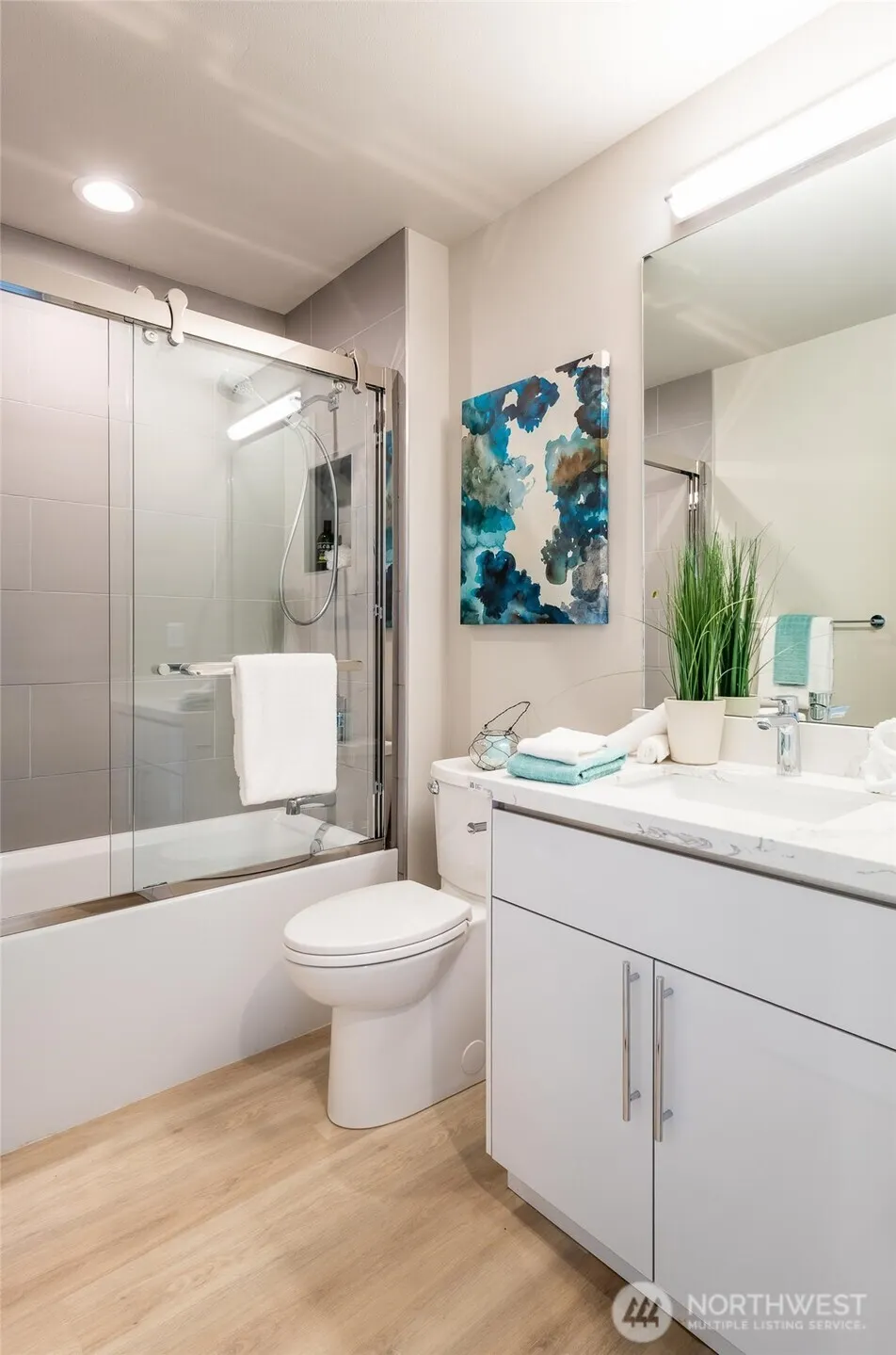 527 S Cloverdale Street #D, Seattle, WA 98108