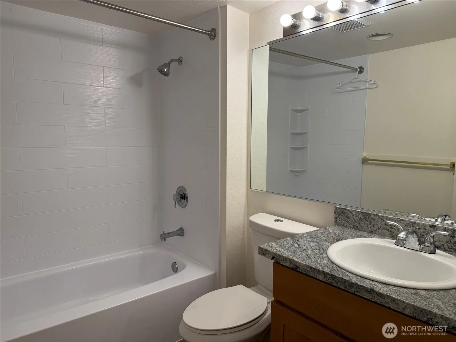 611 SW 5th Court #A202, Renton, WA 98057