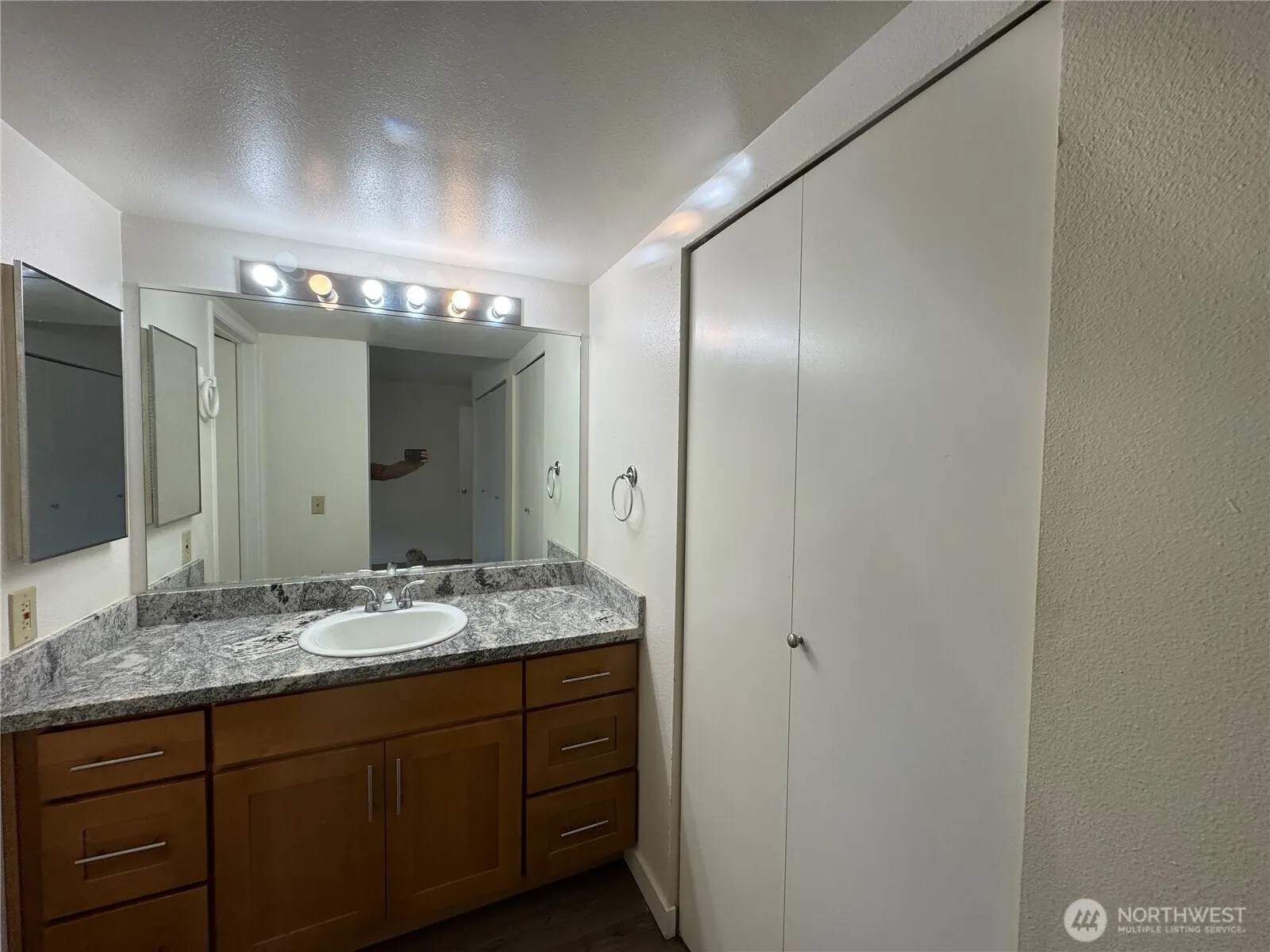 611 SW 5th Court #A202, Renton, WA 98057