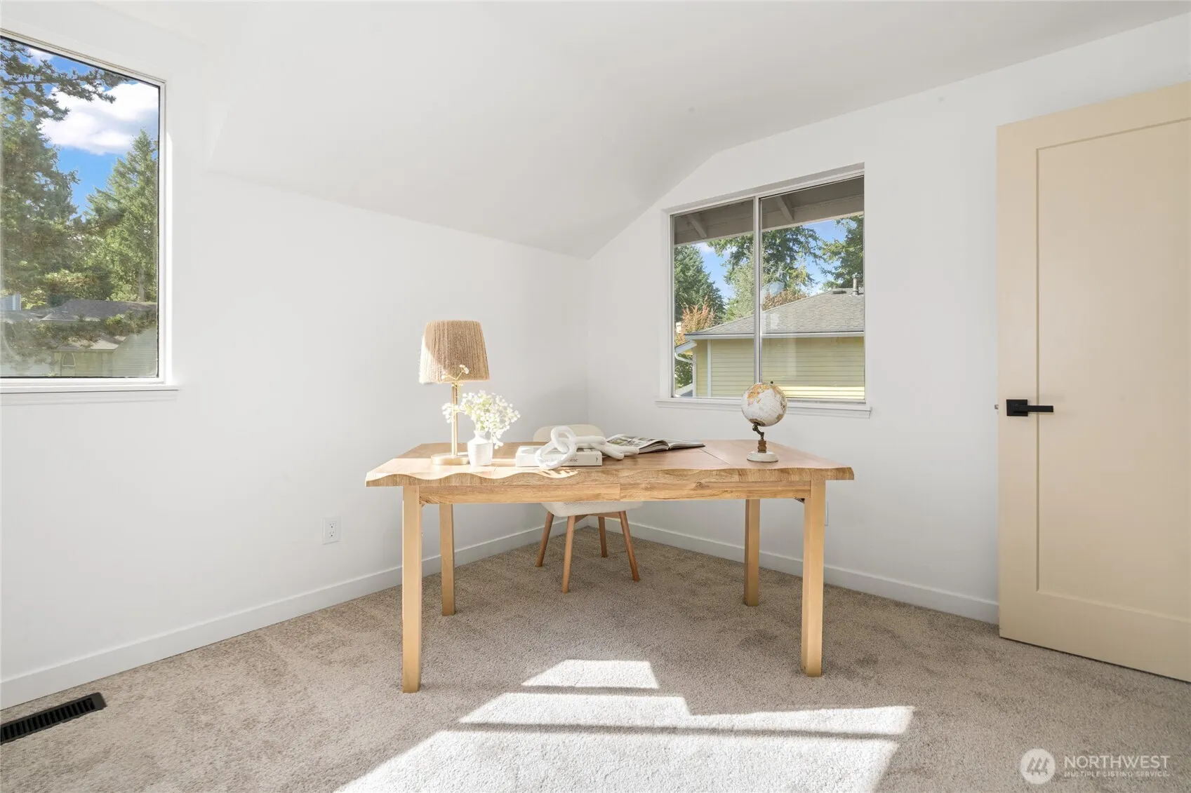 4204 243rd Place SE, Sammamish, WA 98029