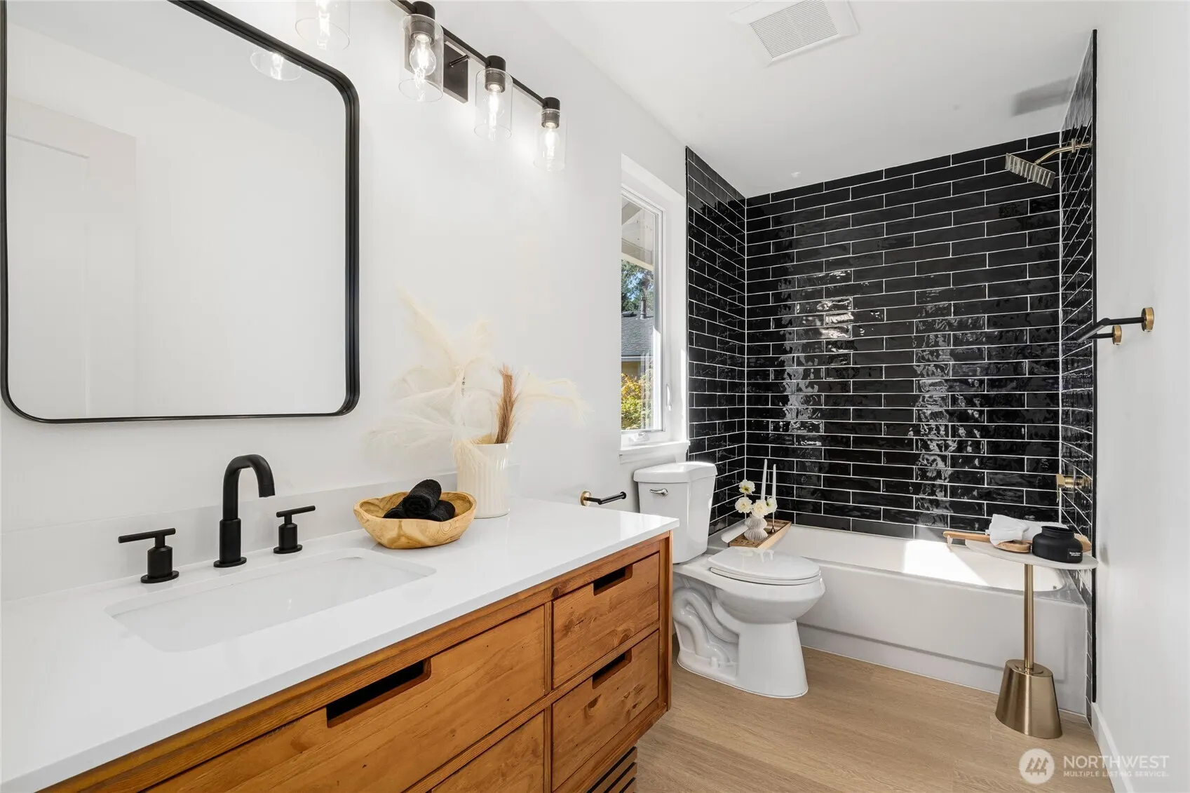 4204 243rd Place SE, Sammamish, WA 98029