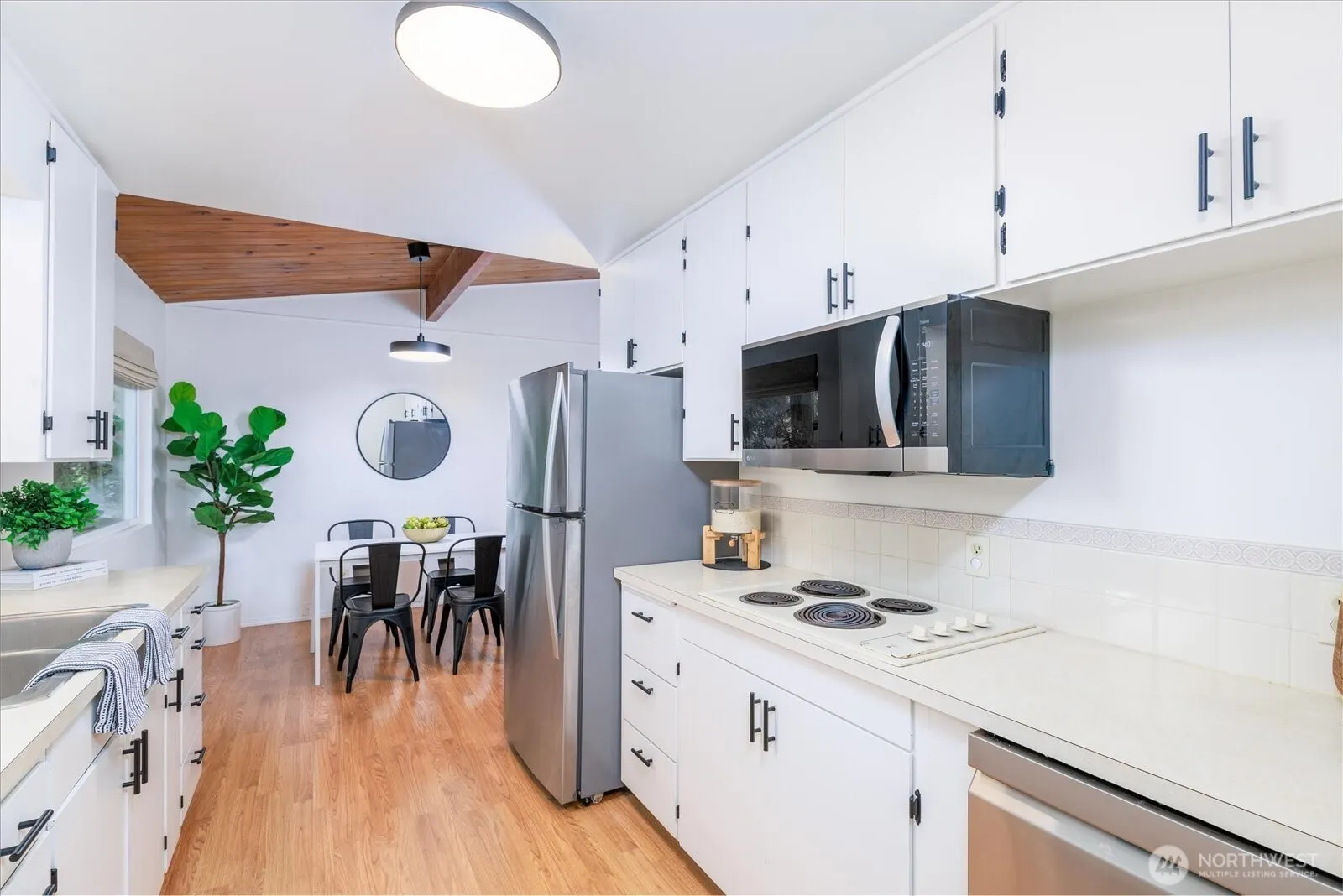 1910 220th Avenue SE, Sammamish, WA 98075