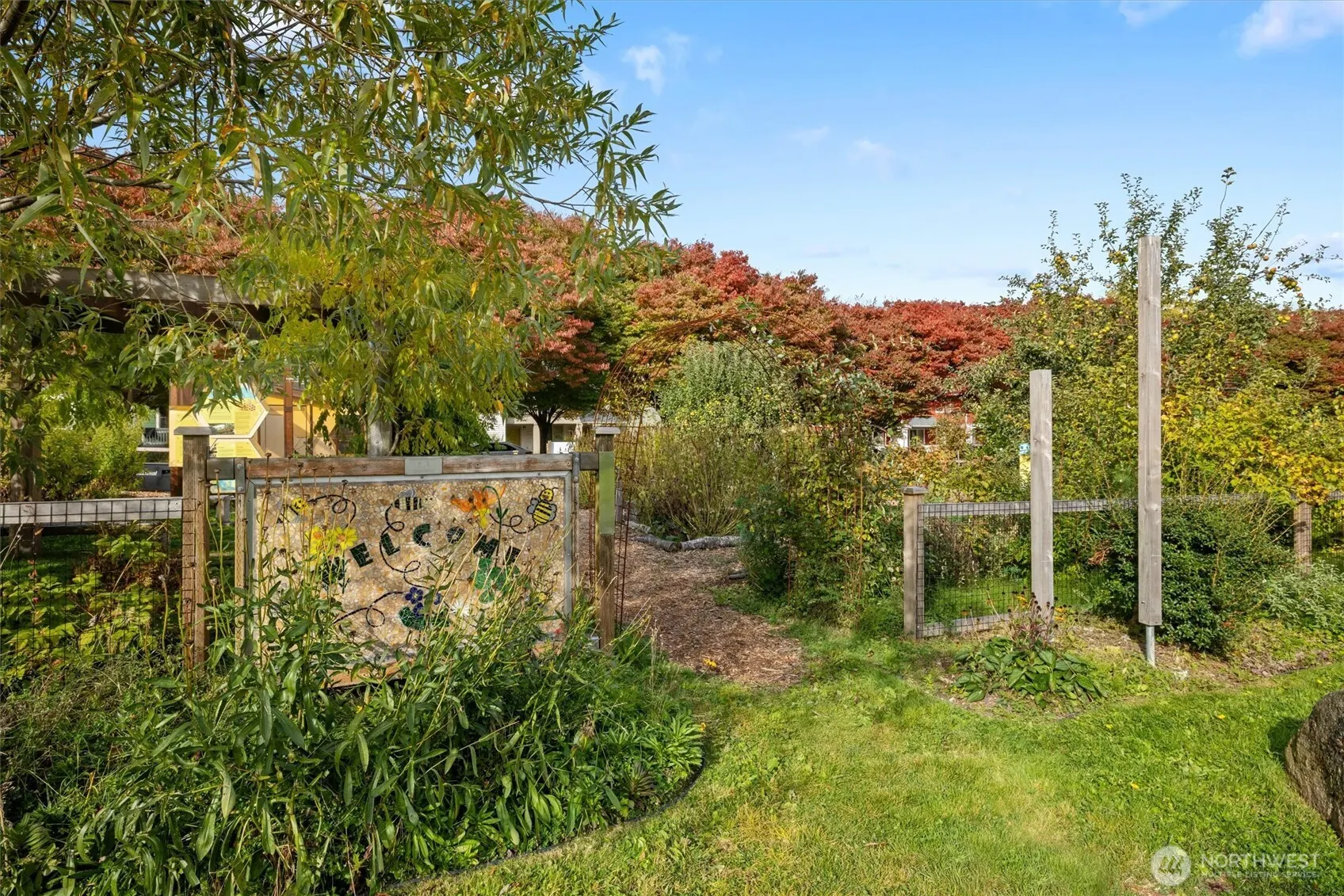 6642 High Point Drive SW, Seattle, WA 98126